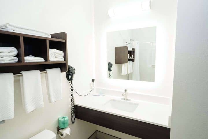 Room 35 of 64