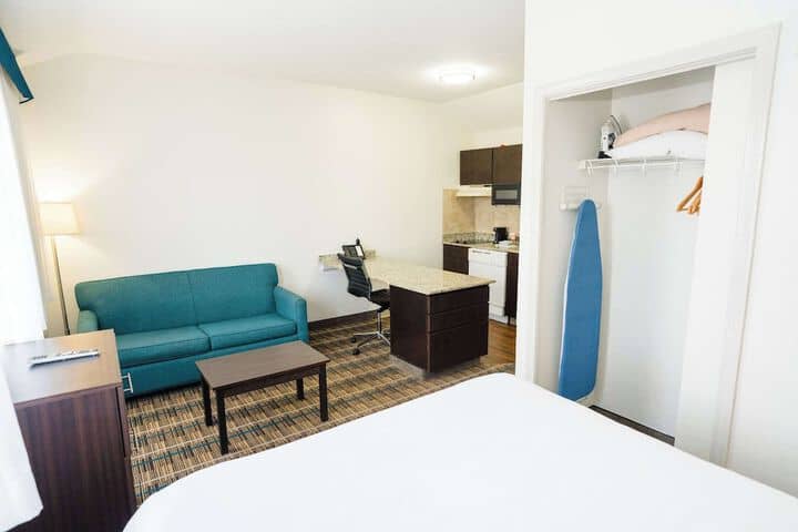 Room 37 of 64