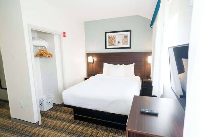 Room 40 of 64