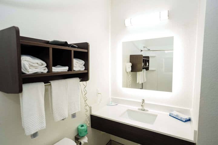 Room 15 of 64