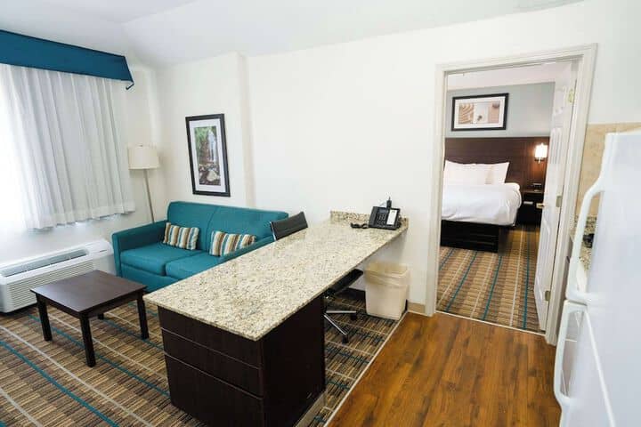 Room 34 of 64